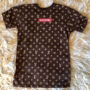 SUPERME T-shirt by Bleecker and Mercer